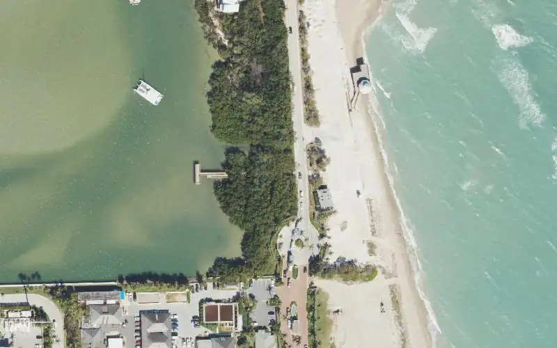 Aerial photo of the area around Bathtub Reef Beach Park Lagoon Side Kayak Dock & Fishing Pier, Martin County