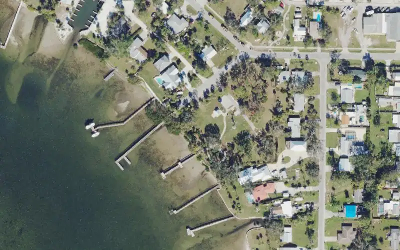 Aerial photo of the area around Cherokee Street County Park - Kayak Access, Sarasota County