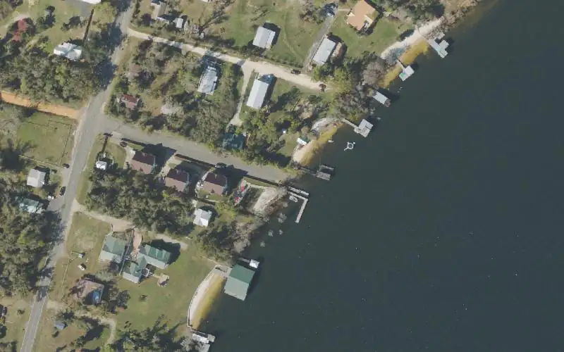 Aerial photo of the area around Compass Lake - City Square Public Boat Ramp, Jackson County