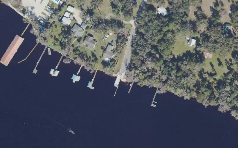 Aerial photo of the area around Drayton Island Ferry Public Boat Ramp, Putnam County