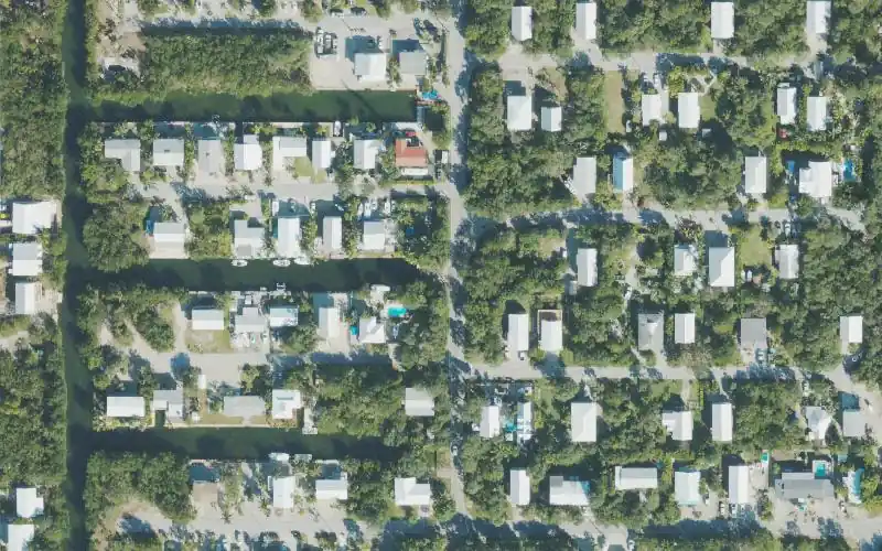 Aerial photo of the area around Eden Pines Neighborhood Boat Ramp (No Parking!), Monroe County