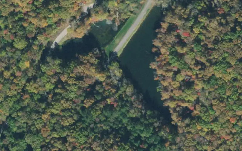 Aerial photo of the area around Grundy Lakes #4, Grundy County