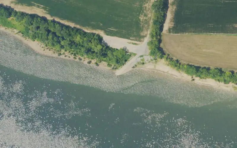 Aerial photo of the area around Haddock Ferry, Livingston County