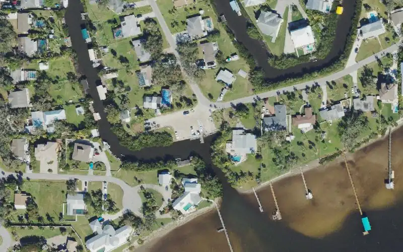 Aerial photo of the area around Highland Shores Public Boat Ramp, Manatee County
