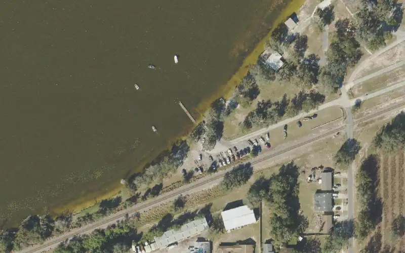 Aerial photo of the area around Lake Alfred Lions Park and Boat Ramp, Polk County