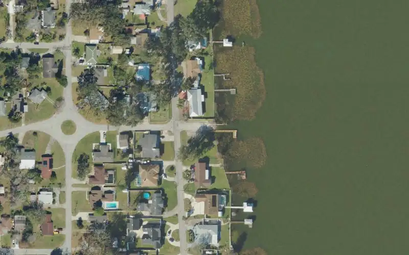 Aerial photo of the area around Lake Howard (West) Public Boat Ramp, Polk County