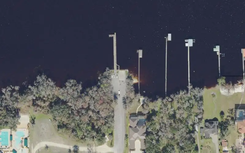 Aerial photo of the area around Lakeshore Park Boat Ramp, Clay County