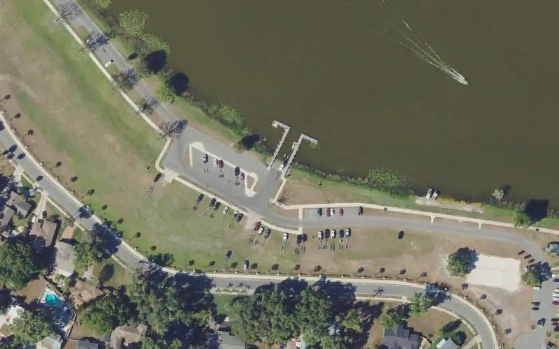 Aerial photo of the area around Leesburg Ski Beach Park Boat Ramp, Lake County