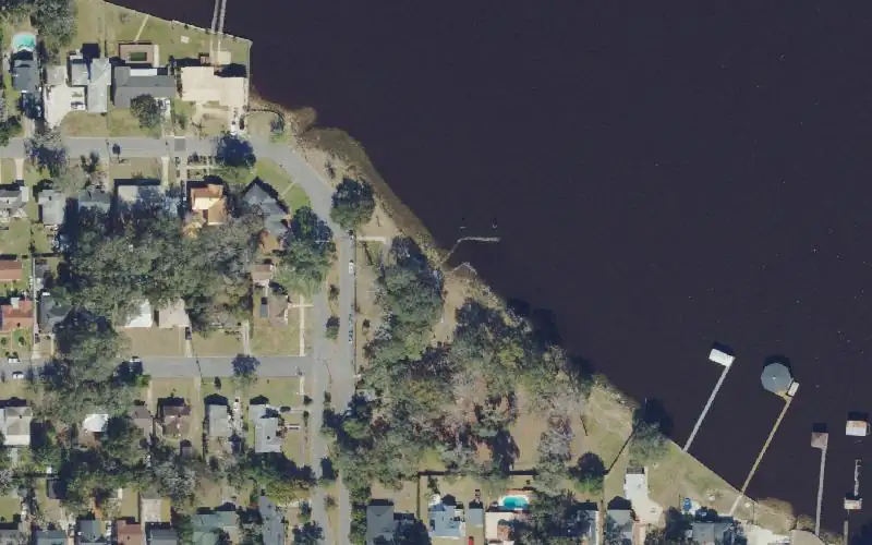 Aerial photo of the area around North Shore Park Kayak Launch, Duval County