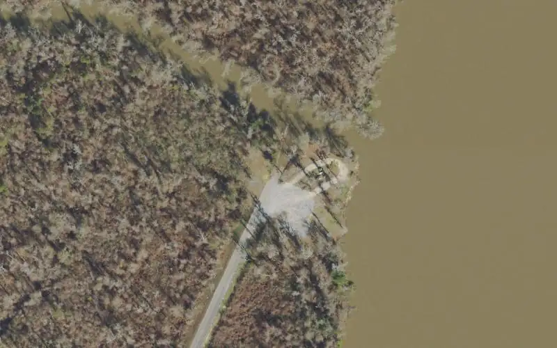 Aerial photo of the area around Redd's Landing Public Boat Ramp, Calhoun County