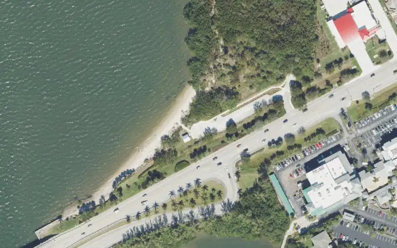 Aerial photo of the area around River Cove Park Paddlecraft Access, Martin County