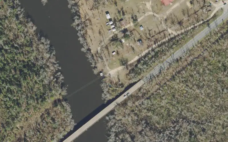 Aerial photo of the area around Scott's Ferry Landing - General Store, Campground and Boat Ramp, Calhoun County