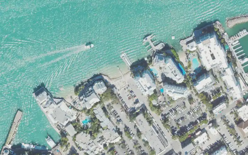 Aerial photo of the area around Simonton Street Beach Public Boat Ramp, Monroe County