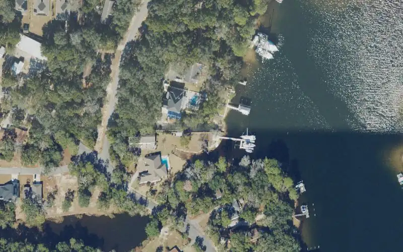Aerial photo of the area around Swift Bayou - Edrehi Avenue Boat Ramp, Okaloosa County