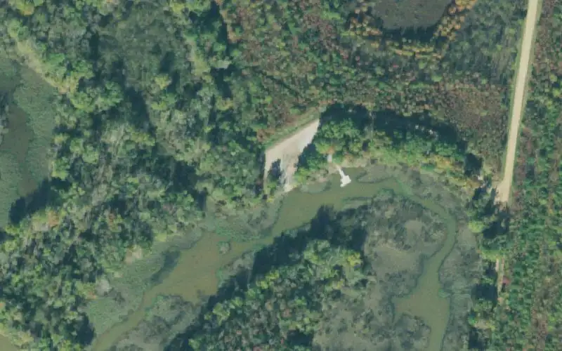 Aerial photo of the area around White oak boat ramp, Hardin County